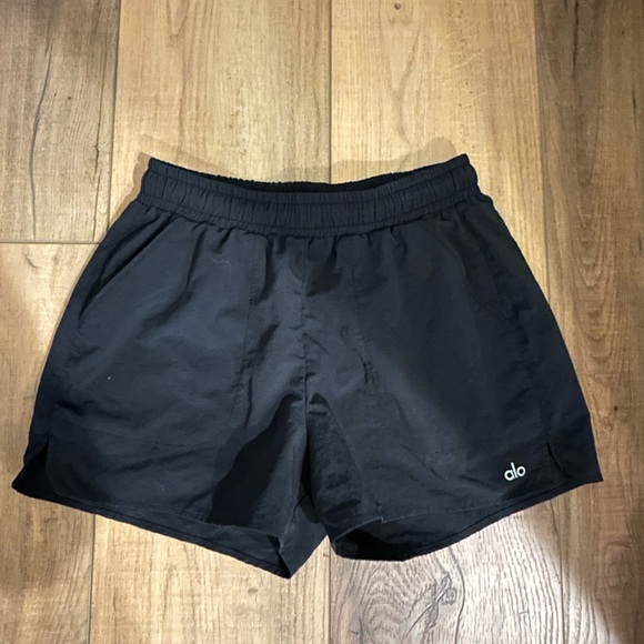ALO Yoga Black Athletic Shorts - Picture 1 of 4